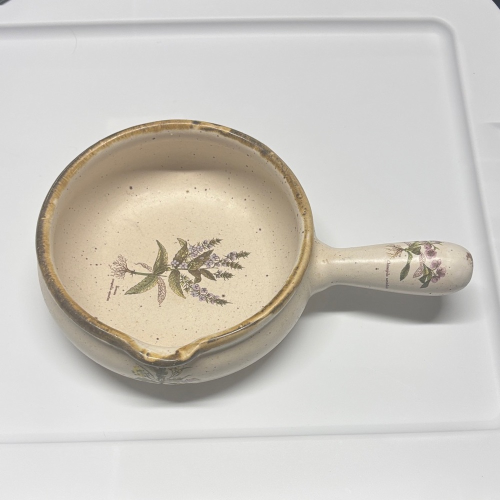 Vintage-Inspired Cream Ceramic Saucepan with Floral Design